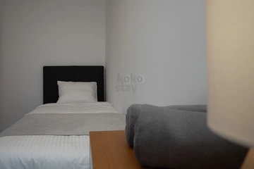 Sea-View 3-Bedroom Apartment with Terrace