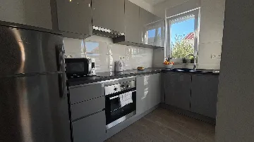 Ground-Floor Apartment with Terrace in Novalja