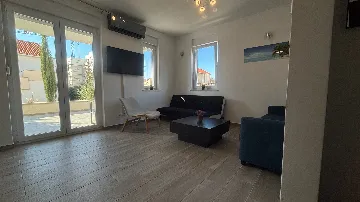 Ground-Floor Apartment with Terrace in Novalja