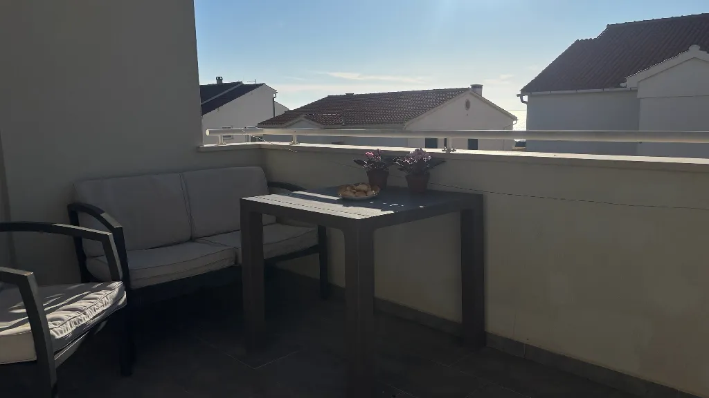 Novalja 1-Bedroom Apartment for 4 Guests with Terrace