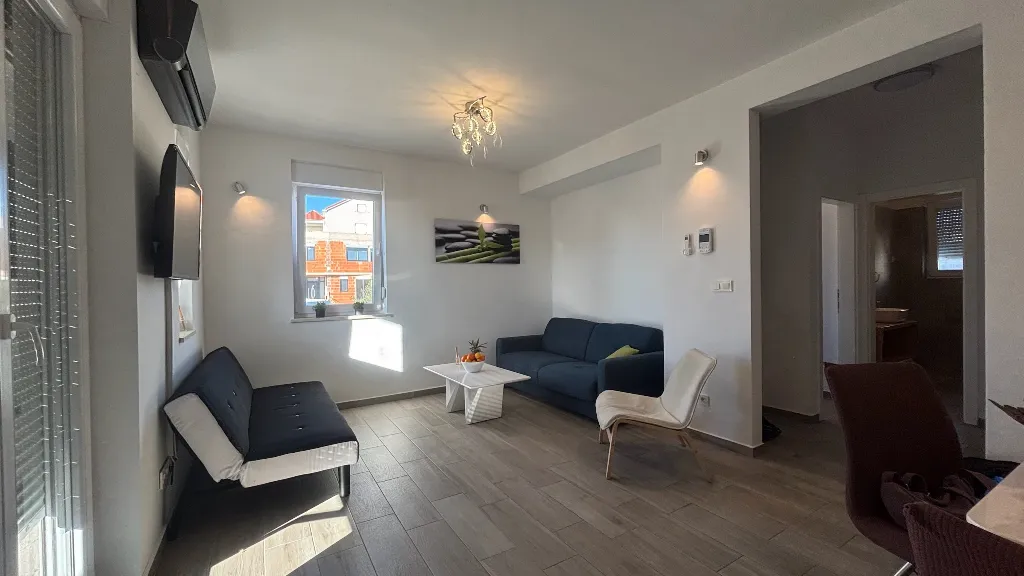 Novalja 1-Bedroom Apartment for 4 Guests with Terrace