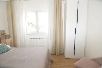 Starigrad Sea View Apartment for 4 Guests