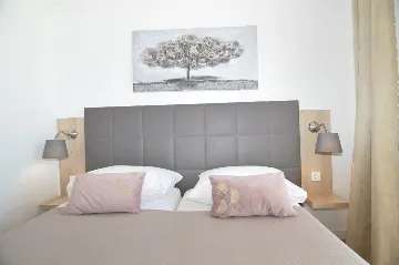 Starigrad Sea View Apartment for 4 Guests