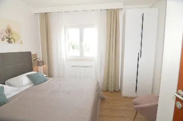 Starigrad Sea View Apartment for 4 Guests