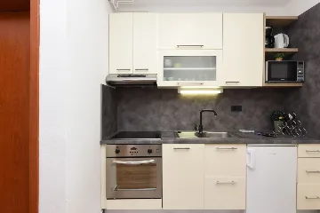 Starigrad Sea View Apartment for 4 Guests