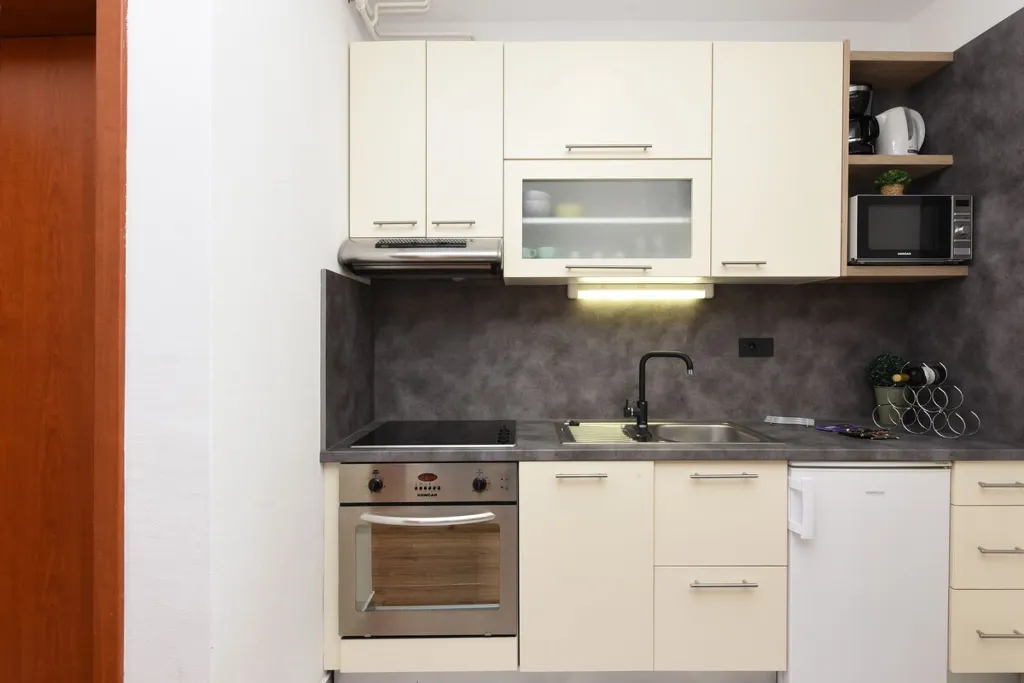 Starigrad Sea View Apartment for 4 Guests