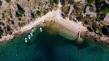 Studio Apartment for 2 Guests in Starigrad