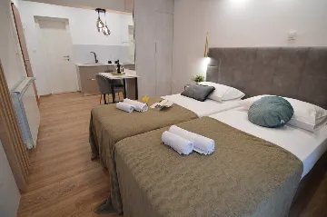 Studio Apartment for 2 Guests in Starigrad