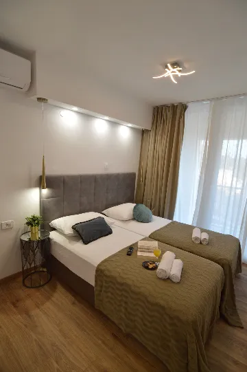 Studio Apartment for 2 Guests in Starigrad