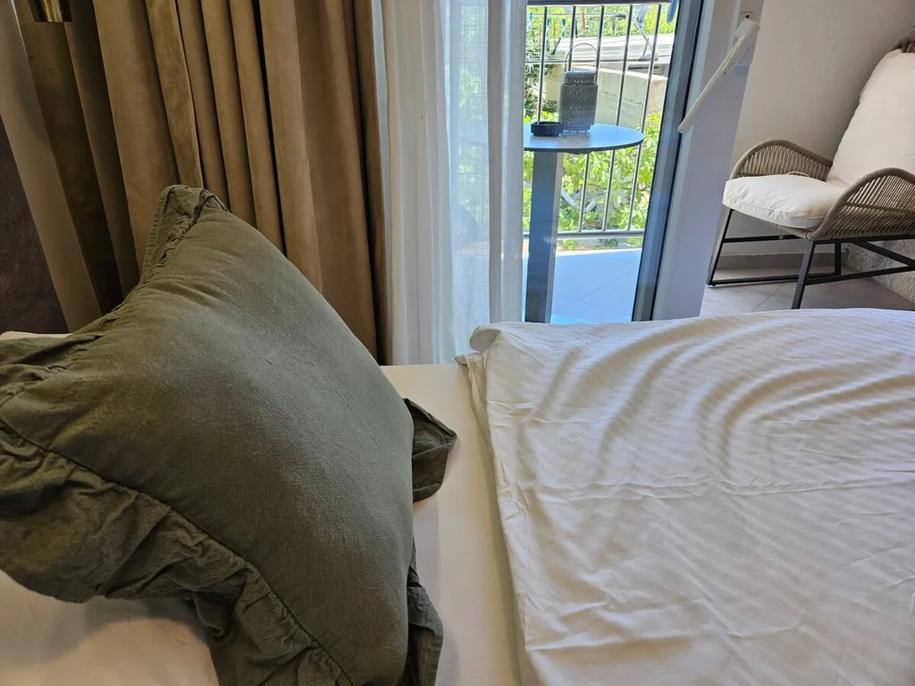 Studio Apartment for 2 Guests in Starigrad