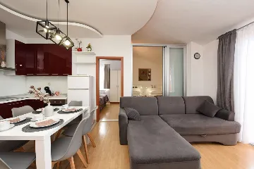 Sea-View Apartment for Families in Starigrad