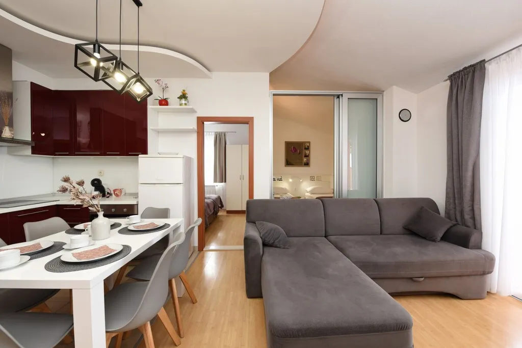 Sea-View Apartment for Families in Starigrad