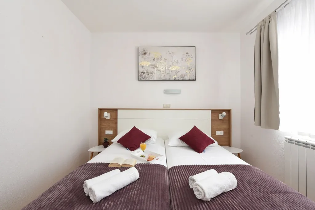 Sea-View Apartment for Families in Starigrad