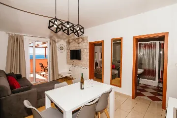 Sea-View Apartment for Families in Starigrad