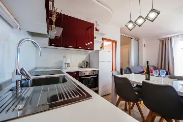 Sea-View Apartment for Families in Starigrad