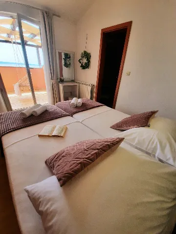 Sea-View Apartment for Families in Starigrad