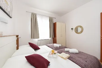 Sea-View Apartment for Families in Starigrad