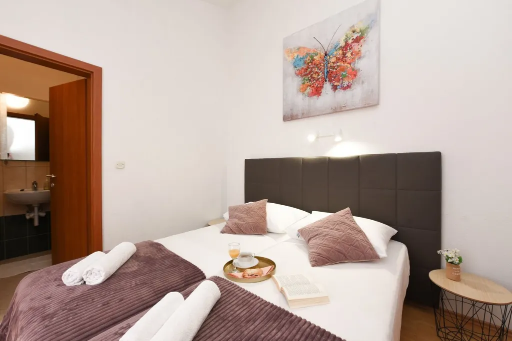 Sea-View Apartment for Families in Starigrad