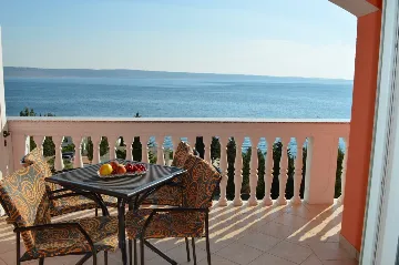 Sea-View Apartment in Starigrad for 2 Guests