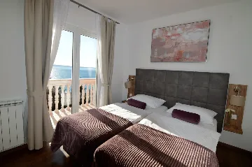 Sea-View Apartment in Starigrad for 2 Guests