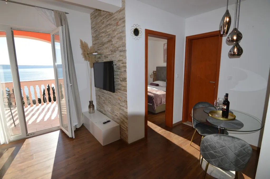 Sea-View Apartment in Starigrad for 2 Guests