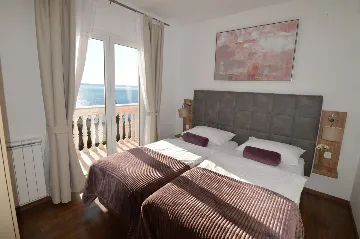 Sea-View Apartment in Starigrad for 2 Guests