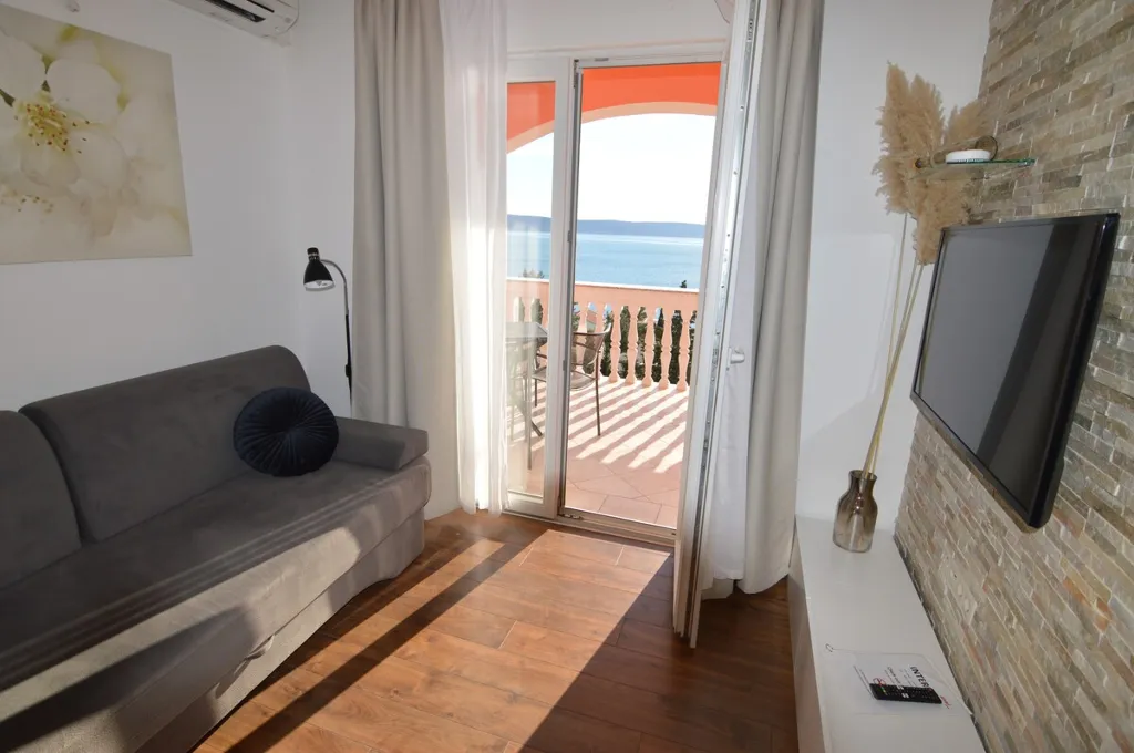 Sea-View Apartment in Starigrad for 2 Guests