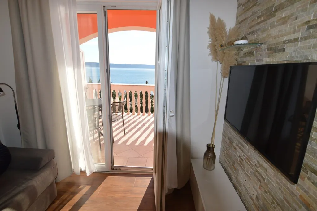 Sea-View Apartment in Starigrad for 2 Guests
