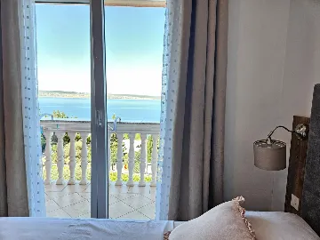 Sea-View Apartment in Starigrad for 2 Guests