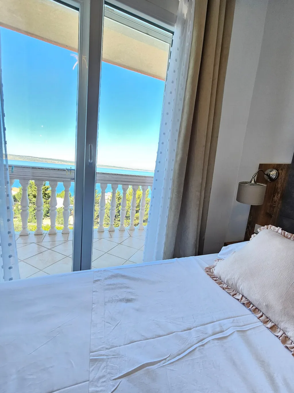 Sea-View Apartment in Starigrad for 2 Guests