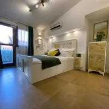Dubrovnik Apartment with Private Balcony for 1 Guest