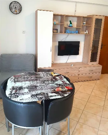 Apartment for 4 in Crikvenica, 100 m to Beach