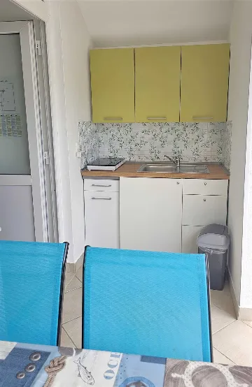 Crikvenica Studio with Kitchenette & Parking