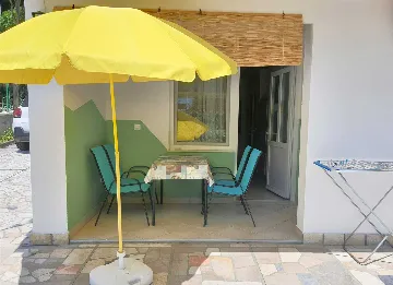 Crikvenica Studio with Kitchenette & Parking