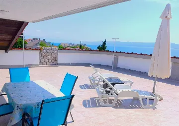 Apartment in Crikvenica with Sea View & Parking