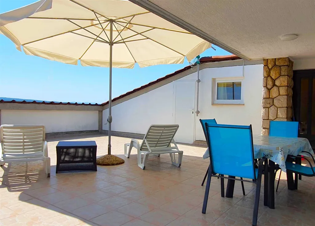 Apartment in Crikvenica with Sea View & Parking