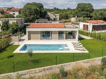 House in Orbani with Private Garden & Pool