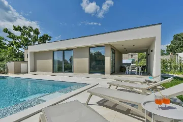 House in Orbani with Private Garden & Pool