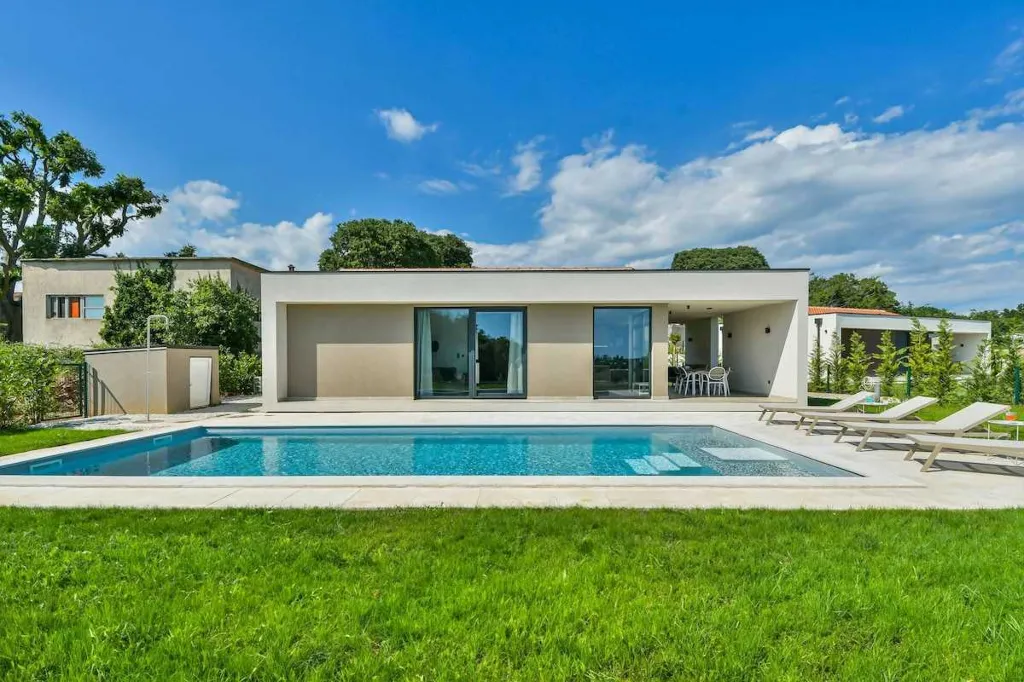House in Orbani with Private Garden & Pool