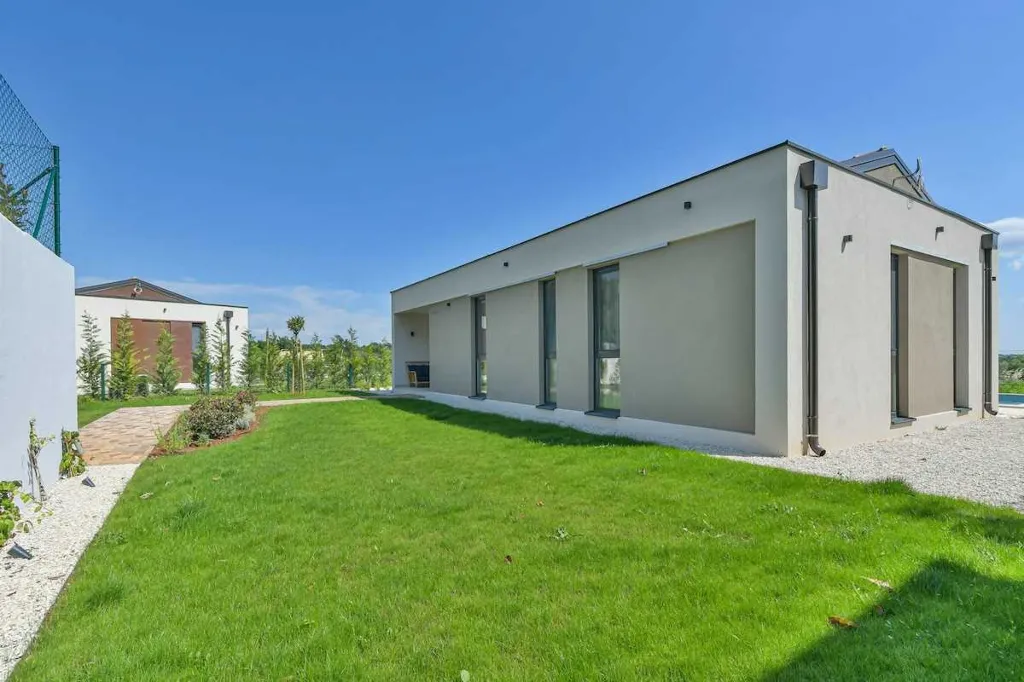 House in Orbani with Private Garden & Pool