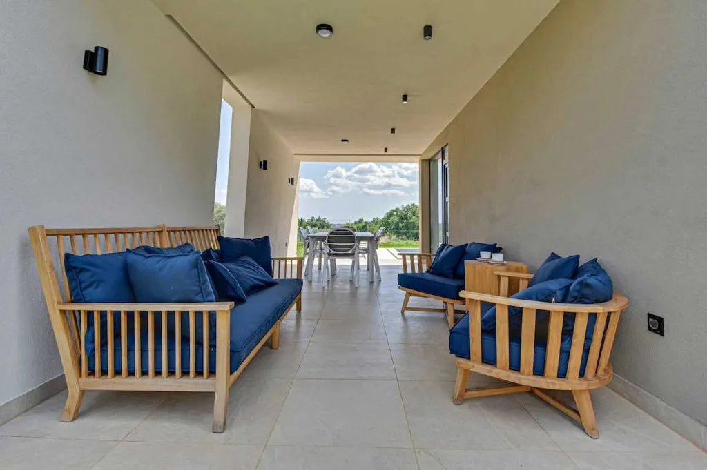 House in Orbani with Private Garden & Pool