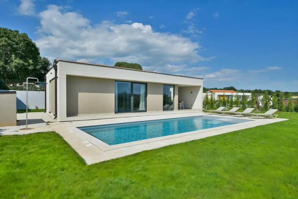 House in Orbani with Private Garden & Pool