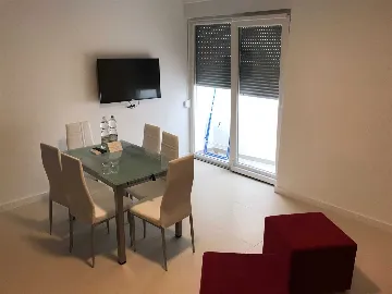 Basement Apartment for 6 Guests in Novalja