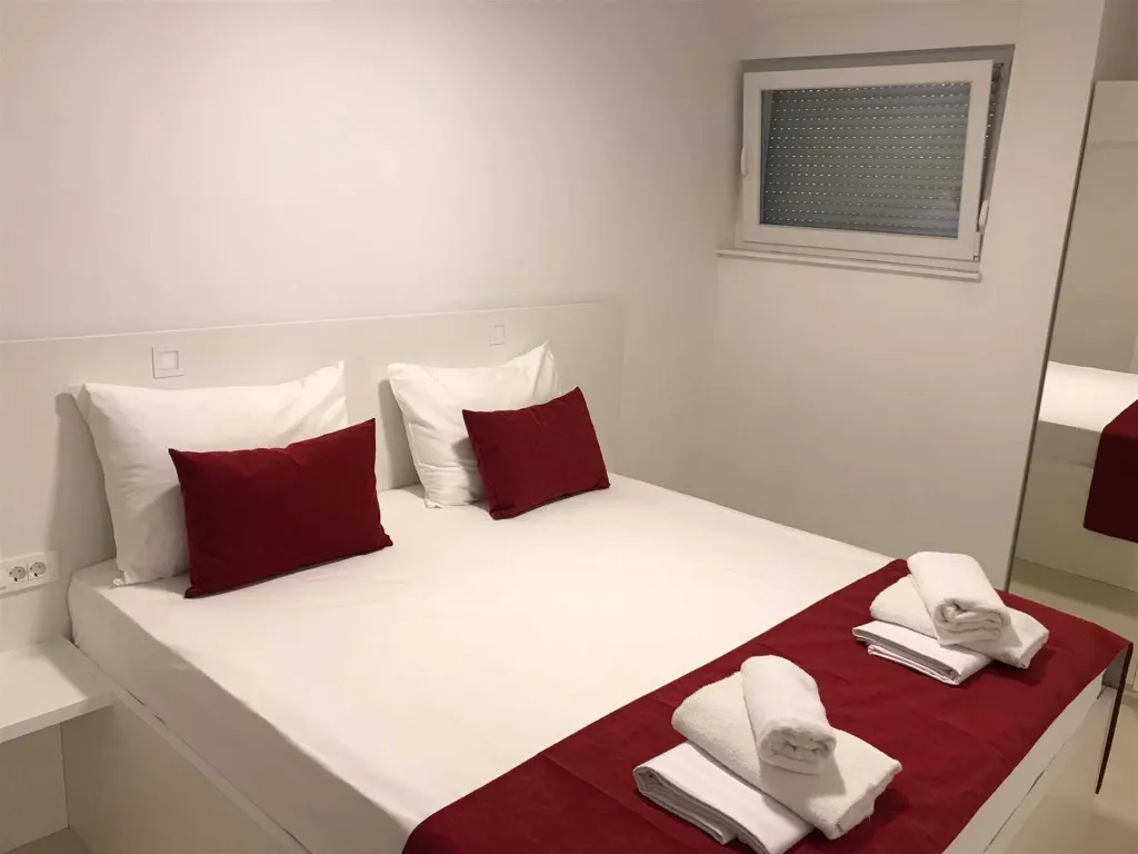 Basement Apartment for 6 Guests in Novalja
