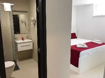 Basement Apartment in Novalja for Up to 7