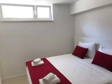 Basement Apartment in Novalja for Up to 7