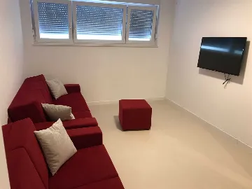 Basement Apartment in Novalja for Up to 7