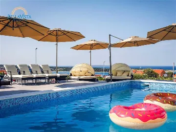 One-Bedroom Apartment with Balcony in Novalja for 4