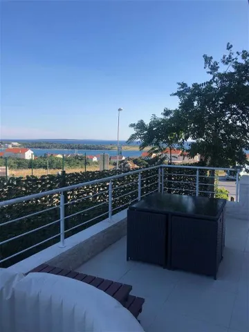 One-Bedroom Apartment with Balcony in Novalja for 4