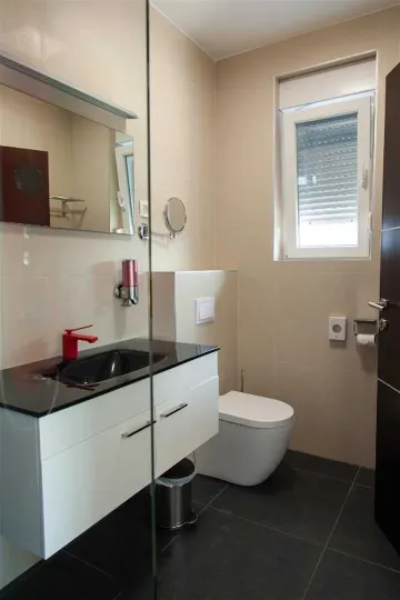 One-Bedroom Apartment with Balcony in Novalja for 4